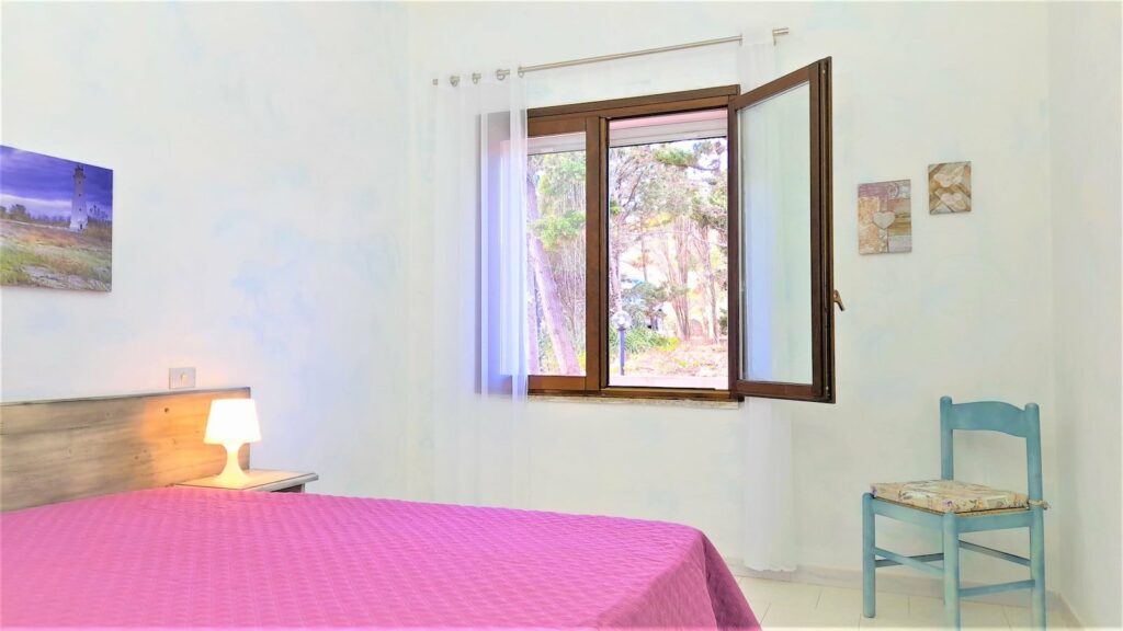 Casa Lavanda Schlafzimmer 2 Blick aus Fenster
